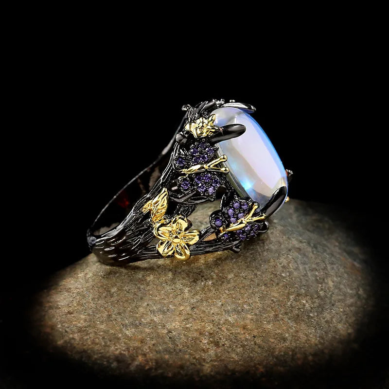 Vintage Ladies 925 Silver Ring Oversized Moonstone Shiny Ladies Ring Creative Banquet Ladies Jewelry Engagement Ring Womens Ring