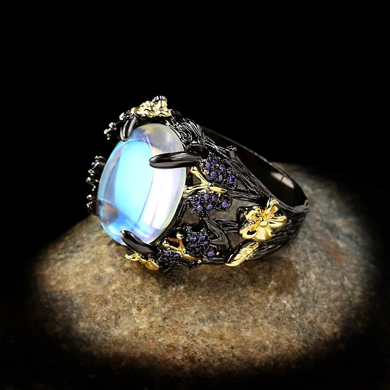 Vintage Ladies 925 Silver Ring Oversized Moonstone Shiny Ladies Ring Creative Banquet Ladies Jewelry Engagement Ring Womens Ring