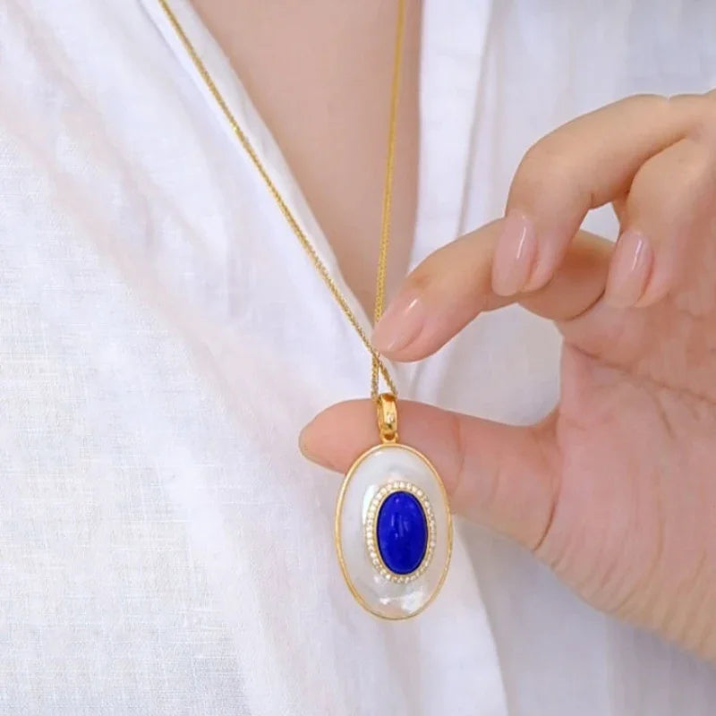 Original retro artificial fritillary inlaid lapis lazuli pendant ladies elegant simple high-end necklace jewelry for girlfriend