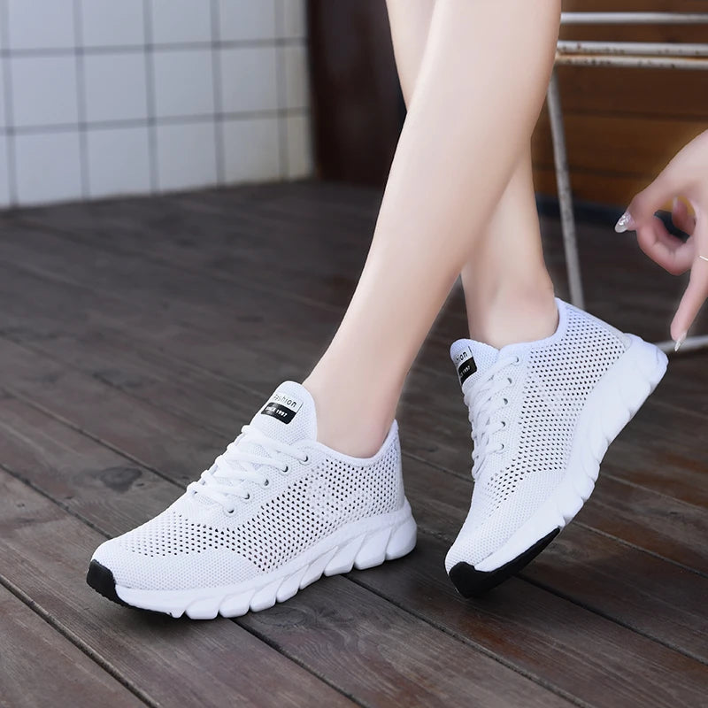 2022 Summer New Ladies Sneakers Breathable Lightweight Outdoor Running Sneakers Ladies Solid Color Tennis Ladies Casual Shoes