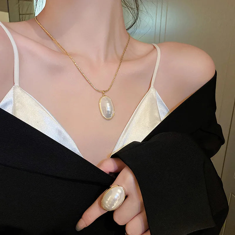 Elliptical Imitation Pearl Jewelry Set For Women Gentle Atmospheric Collarbone Chain High-end Alloy Jewelry Set Accessory Gifts