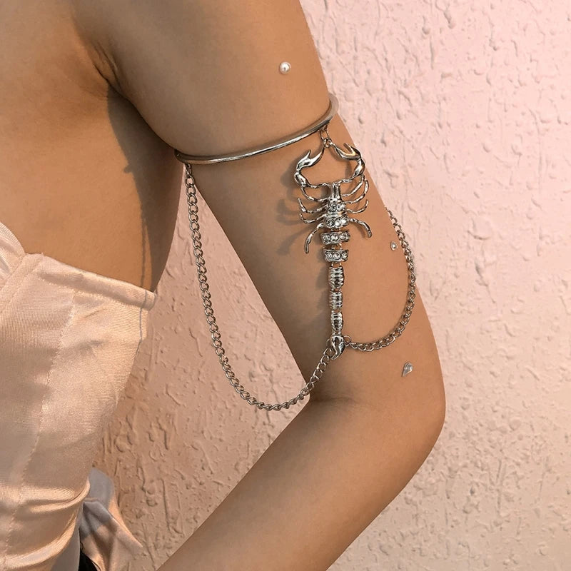 Upper Arm Bracelet Metal Coil Swirl Spiral Shape Armband Cuff Fashion Simple Arm Bangle Armlet Adjustable for Women Girl