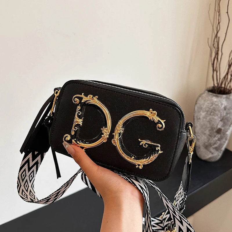 Ladies Handbag in Leather with Detachable Strap - Versatile Shoulder or Crossbody Bag Elegant Functionality