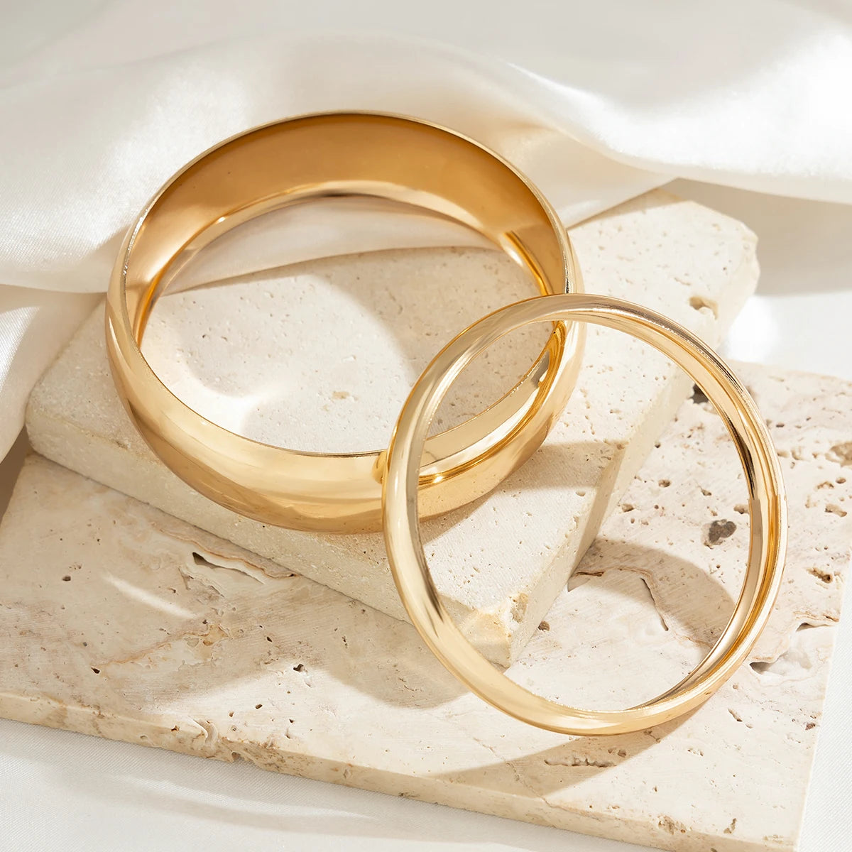 2Pcs/Set Punk Classic Gold Color Wide Bangles for Women Exaggerated Heavy Metal Big Bracelet Luxury Wedding Jewelry Accessories