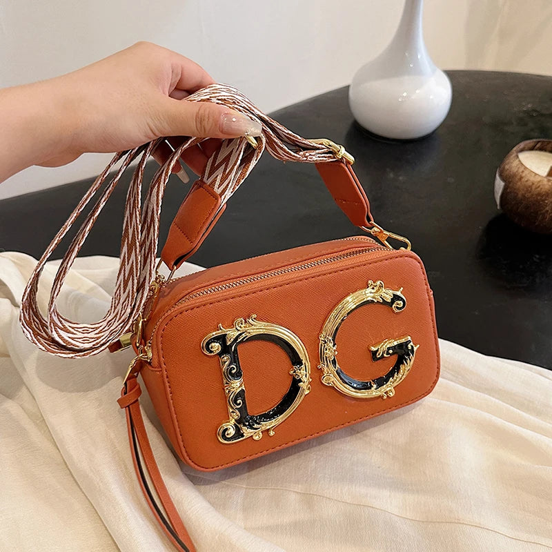 Ladies Handbag in Leather with Detachable Strap - Versatile Shoulder or Crossbody Bag Elegant Functionality