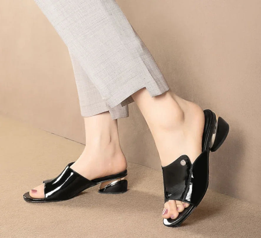 Woman Slippers Fashion Sandals Open Toe Shoes for Women Outside Slides Designer Luxury Chic and Elegant Shoe Wholesale Unique 39