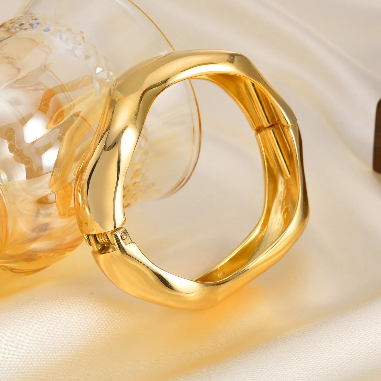 Simple Geometric Openable Chunky Bangles for Women, Statement Wrist Bracelet, Gold Plated Party Stackable Jewelry