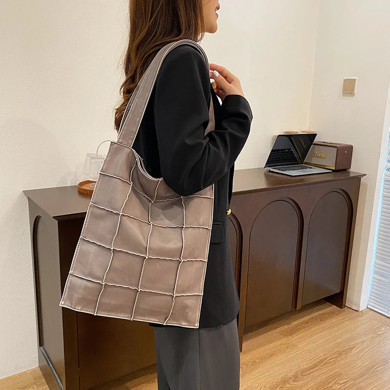 Ladies Handbag Women Vintage Bag Large Capacity Female Bag Brand Designer Plaid Shoulder Bag Soft Leather Top Handle Tote Bags