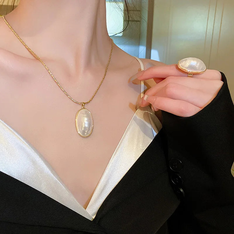 Elliptical Imitation Pearl Jewelry Set For Women Gentle Atmospheric Collarbone Chain High-end Alloy Jewelry Set Accessory Gifts