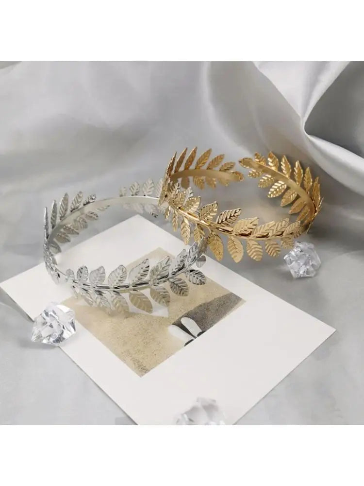 Upper Arm Bracelet Metal Coil Swirl Spiral Shape Armband Cuff Fashion Simple Arm Bangle Armlet Adjustable for Women Girl