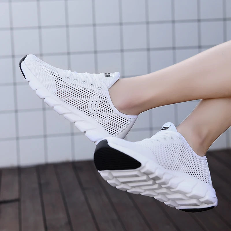 2022 Summer New Ladies Sneakers Breathable Lightweight Outdoor Running Sneakers Ladies Solid Color Tennis Ladies Casual Shoes