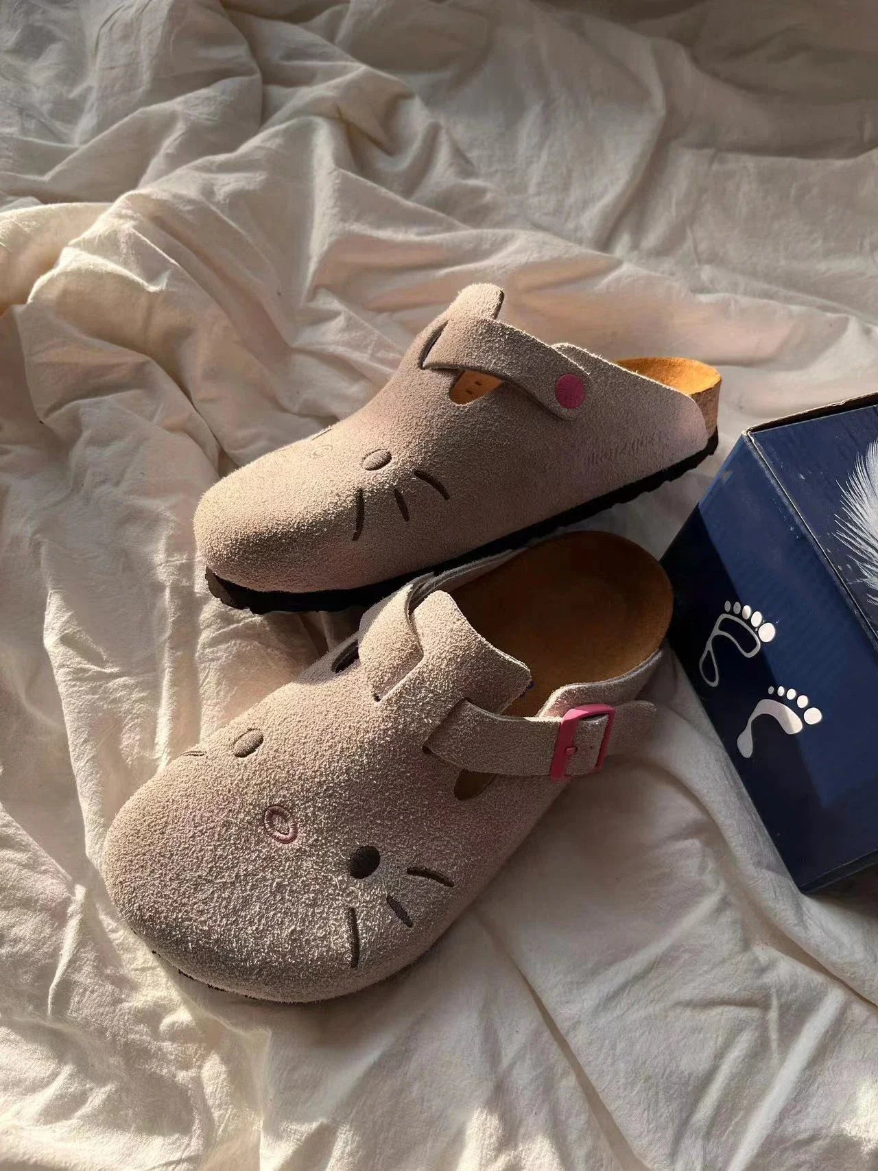 Hello Kitty Girl Slippers Sanrio Cute Anime Summer Female Thick Sole Flat Shoes Sweet Cartoon Outdoor Anti Slip Slippers Gifts