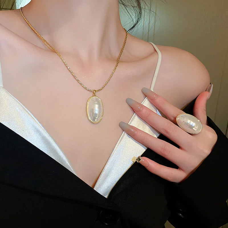 Elliptical Imitation Pearl Jewelry Set For Women Gentle Atmospheric Collarbone Chain High-end Alloy Jewelry Set Accessory Gifts