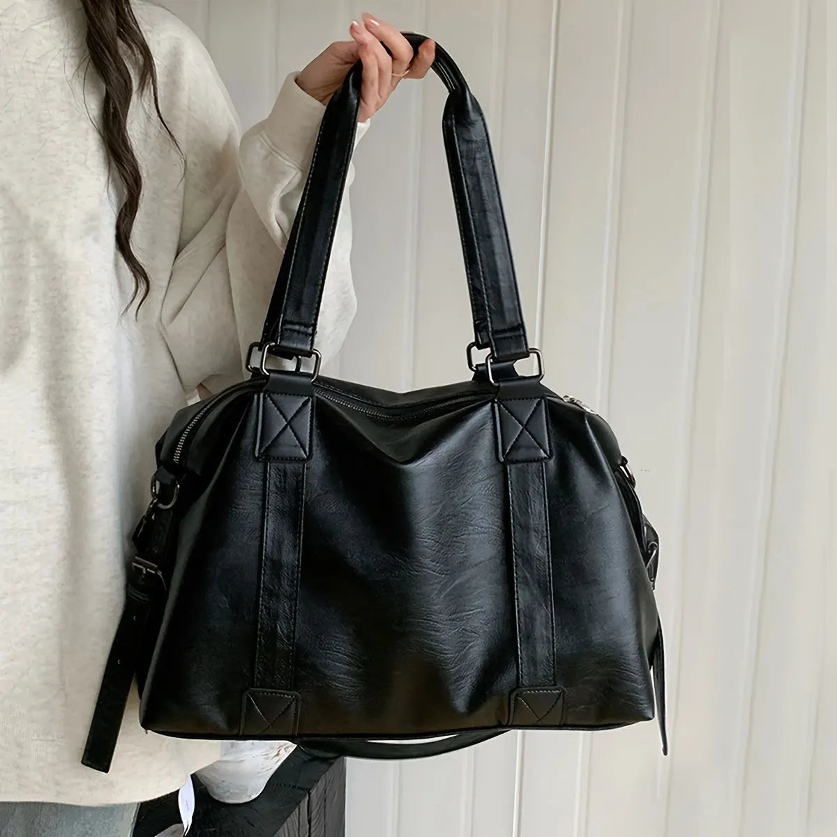 Ladies' large black PU travel handbag with shoulder strap and top handle, suitable for work, fitness, and shopping, handbag-liu