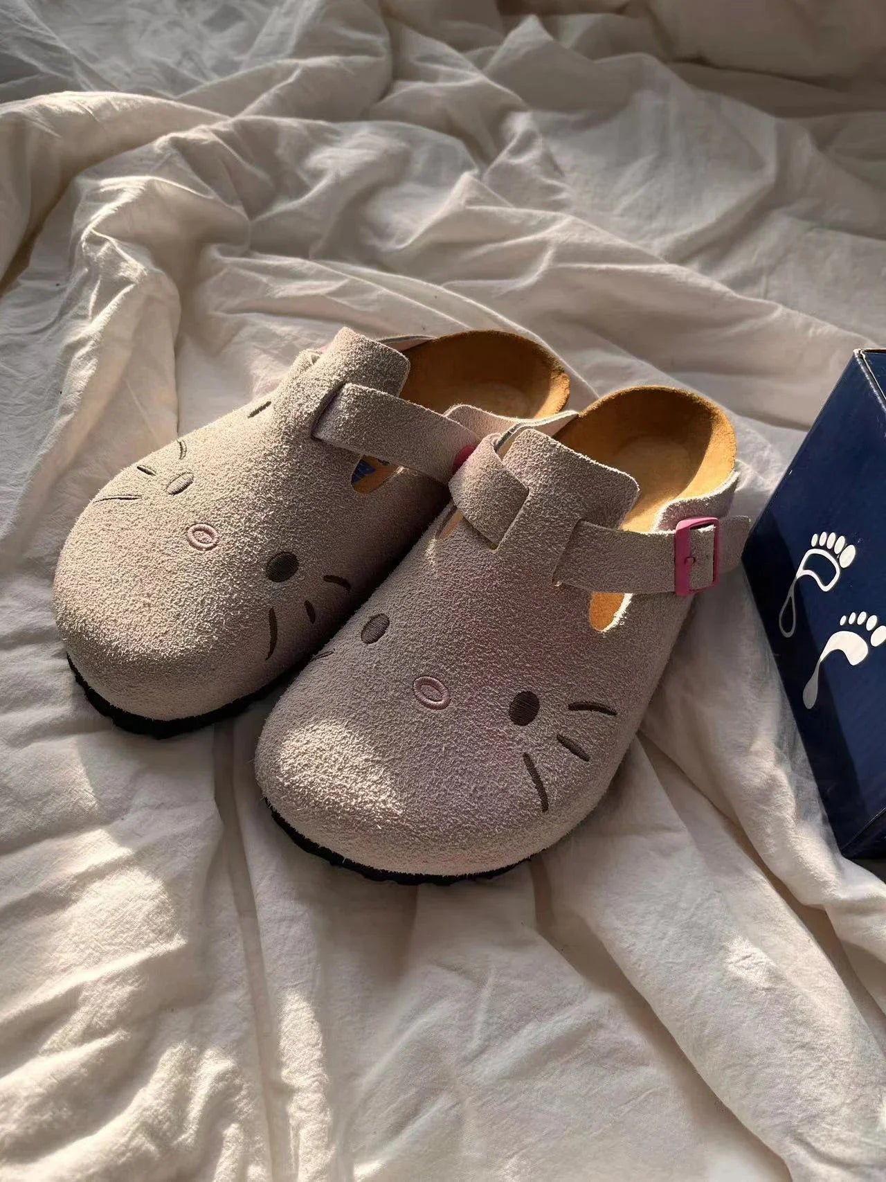 Hello Kitty Girl Slippers Sanrio Cute Anime Summer Female Thick Sole Flat Shoes Sweet Cartoon Outdoor Anti Slip Slippers Gifts