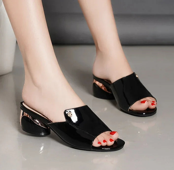 Woman Slippers Fashion Sandals Open Toe Shoes for Women Outside Slides Designer Luxury Chic and Elegant Shoe Wholesale Unique 39