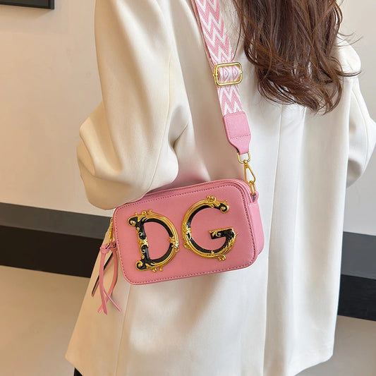 Ladies Handbag in Leather with Detachable Strap - Versatile Shoulder or Crossbody Bag Elegant Functionality